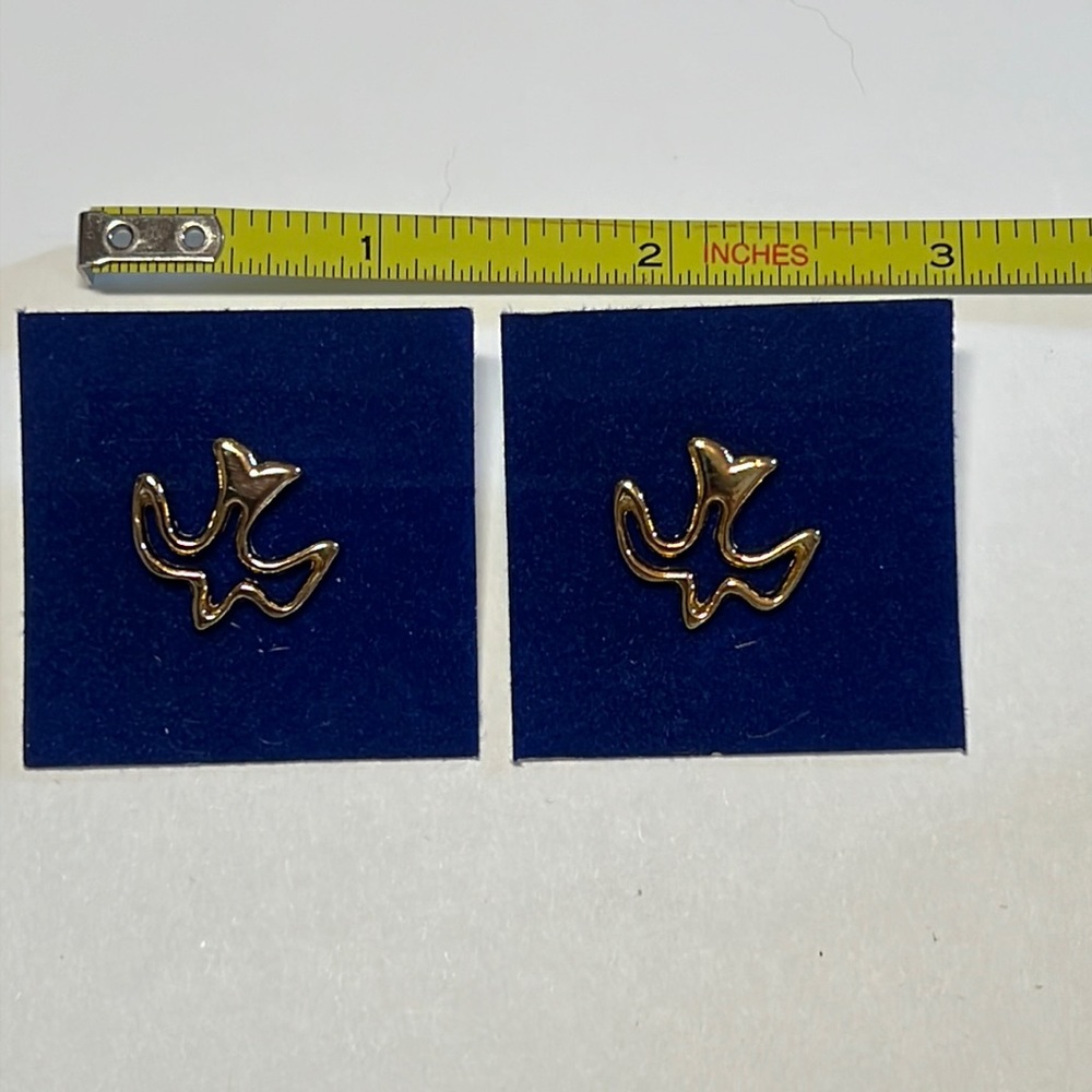 Dove pins